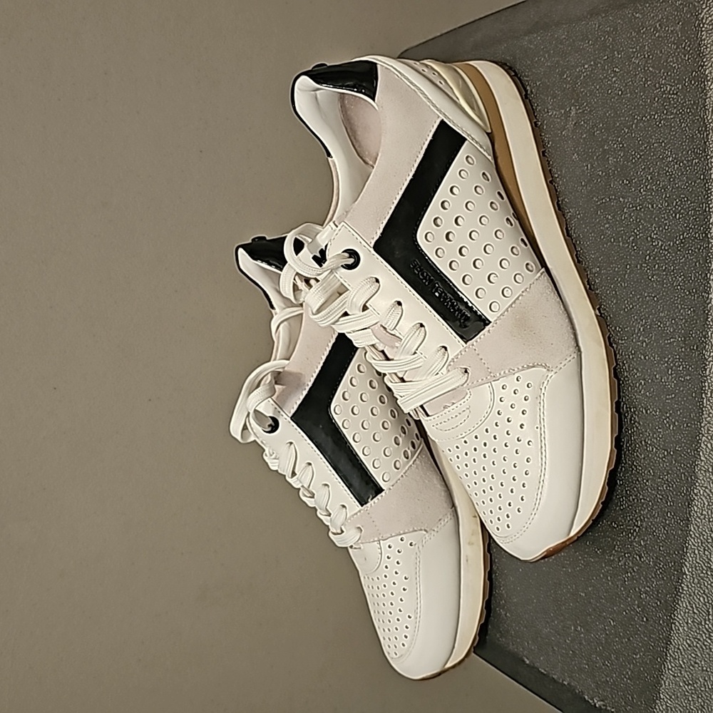Micheal Kors sneakers